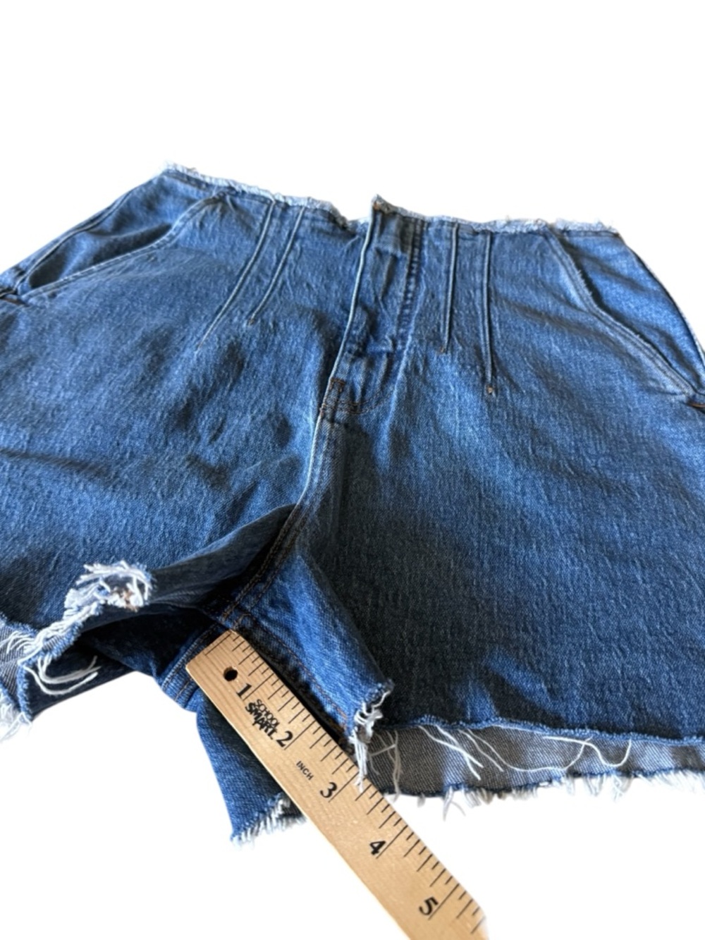 Hudson The Harlow Darted Short in Lookout high-rise style trouser style shorts - Picture 9 of 16